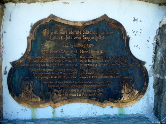 Sognefjellsvegen (Rv55) - Denkmal am Parkplatz Mefjellet
