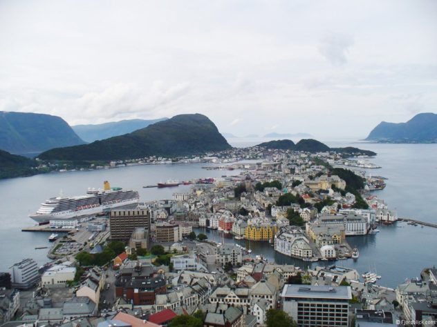 Blick auf die Jugendstil-Stadt Ålesund