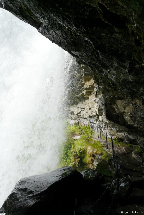 Der Weg hinter den Storseterfossen