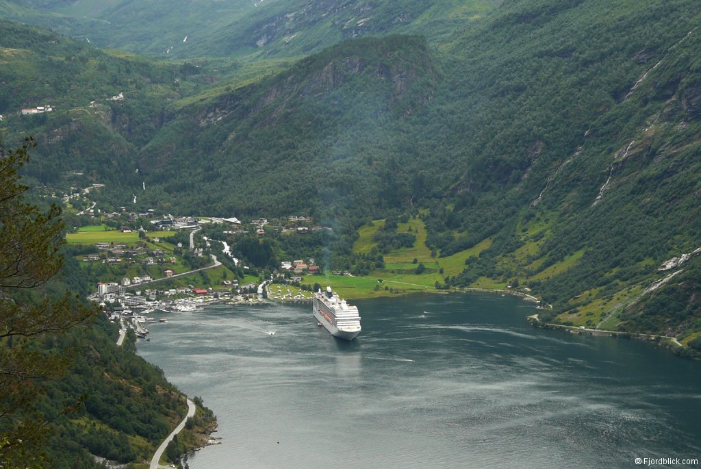 Blick über den Geirangerfjord