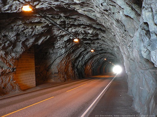 Der Tunnel hinter der Lysefjordbrücke