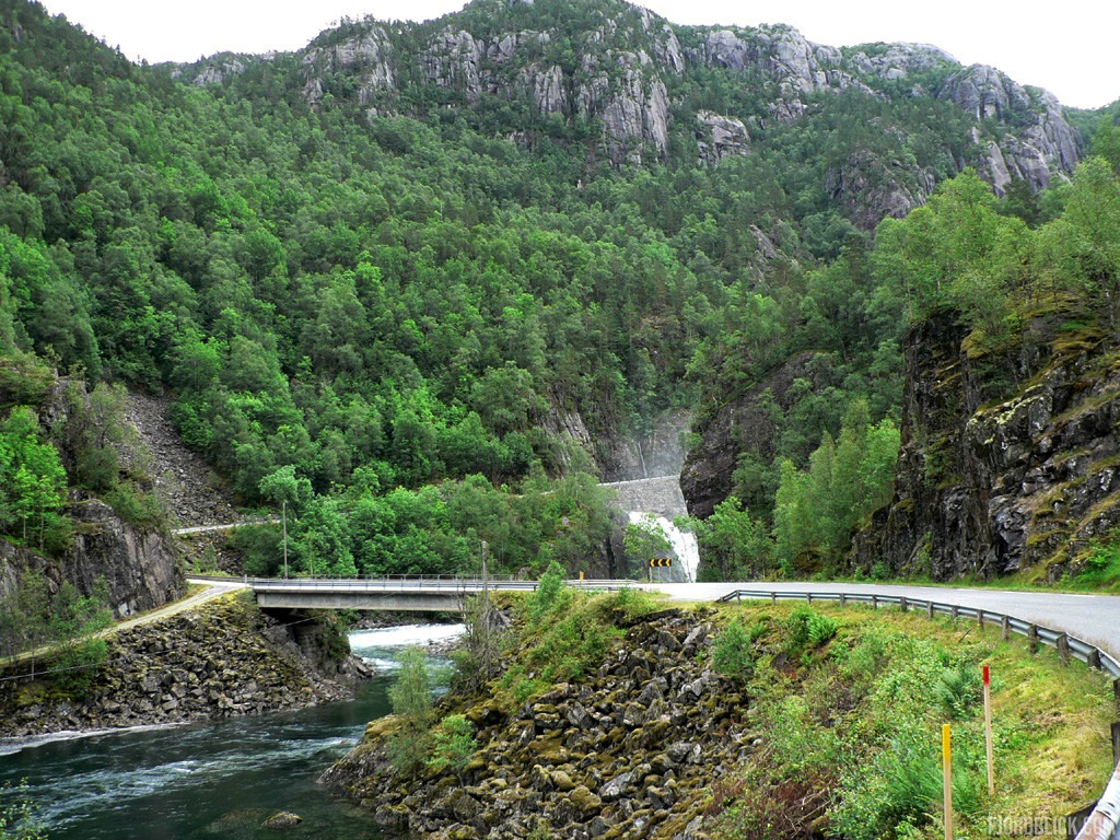 Røldalsvegen (Rv520) zwischen Sauda und Røldal)